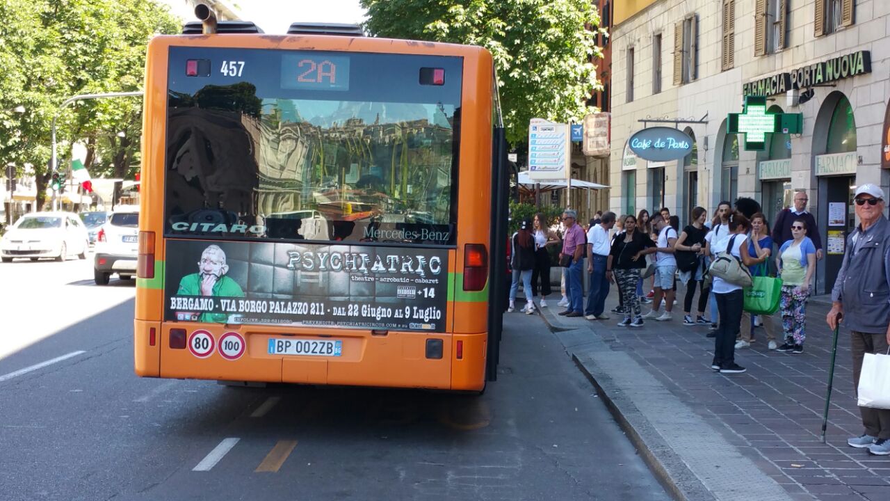 Pubblicità su Autobus Milano, Bergamo, Cremona, Brescia, Bergamo, Varese, Lodi, Pavia