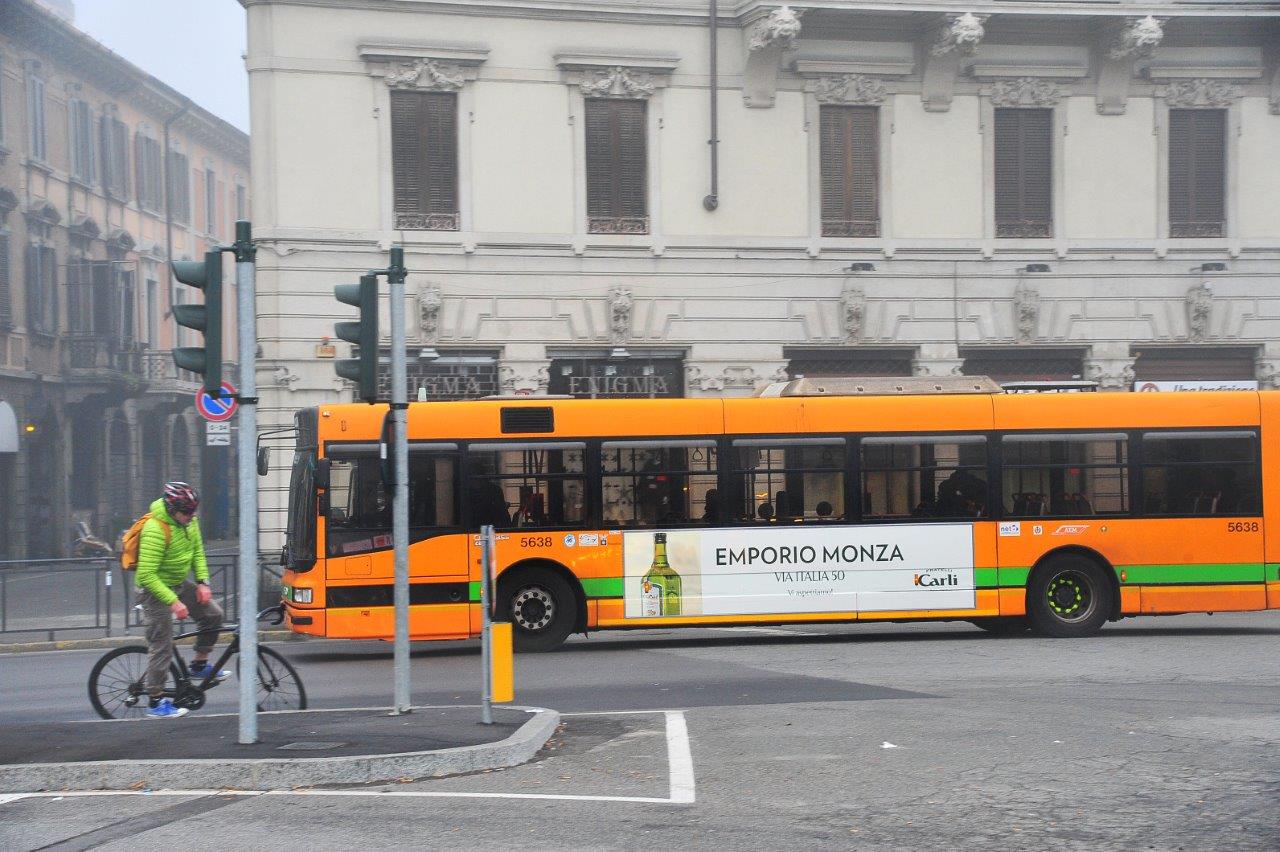 pubblicità su autobus Pavia